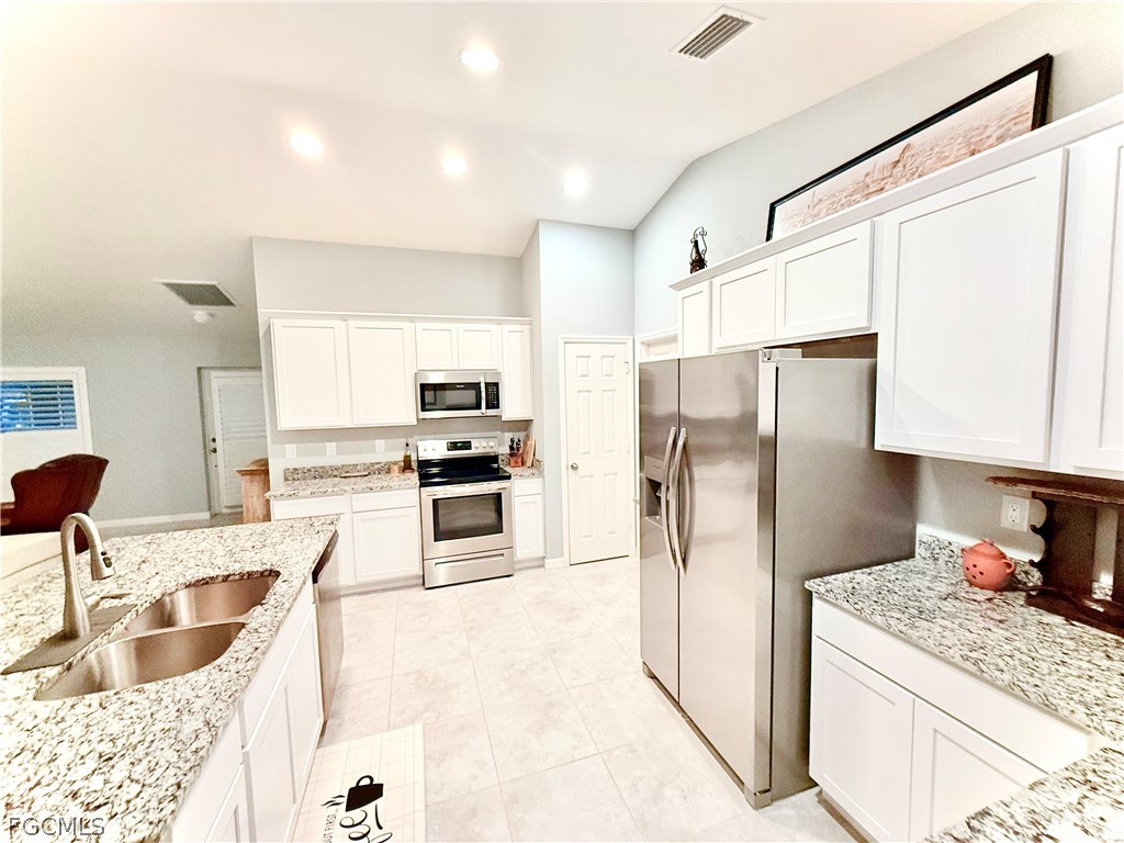 428 NW 13th Terrace Cape Coral FL 33993 2026006748 image4