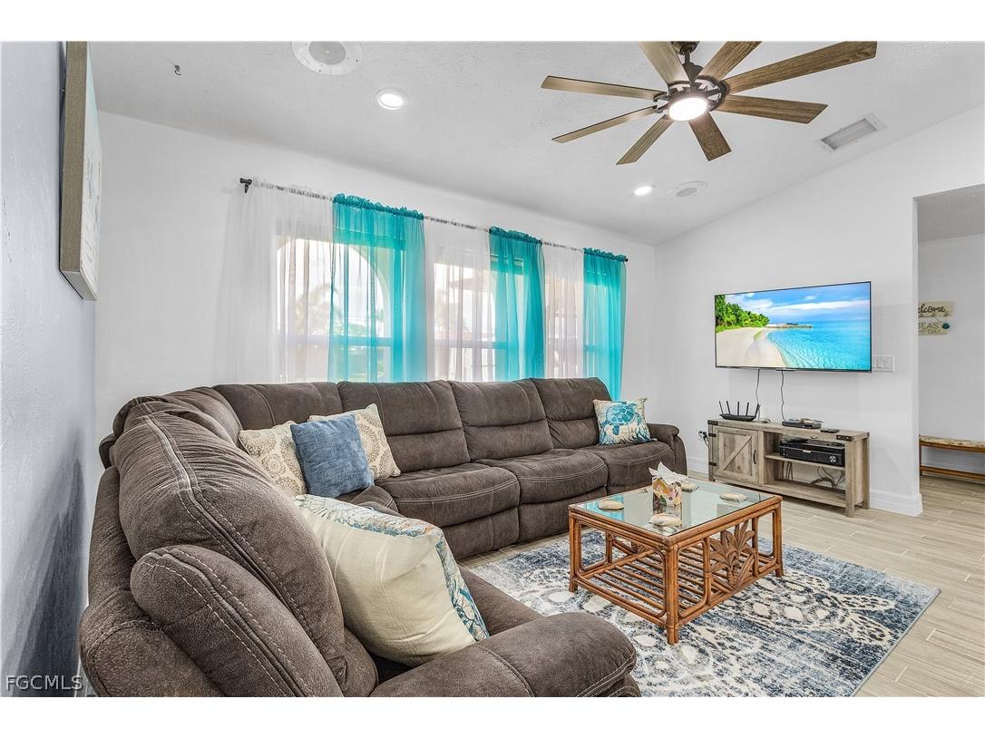 428 SW 37th Street Cape Coral FL 33914 2026011658 image5