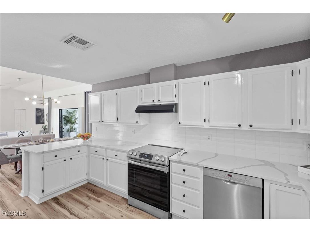 428 Sharwood Drive Naples FL 34110 2025021434 image15