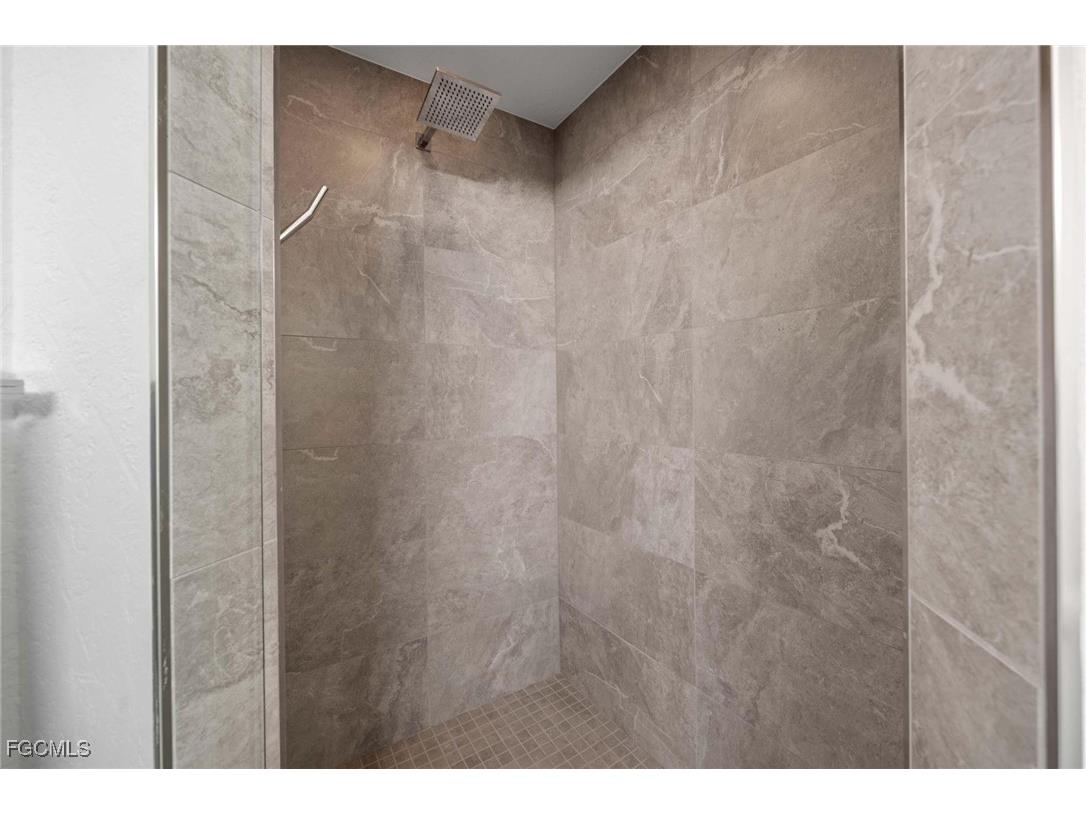 428 Sharwood Drive Naples FL 34110 2025021434 image21