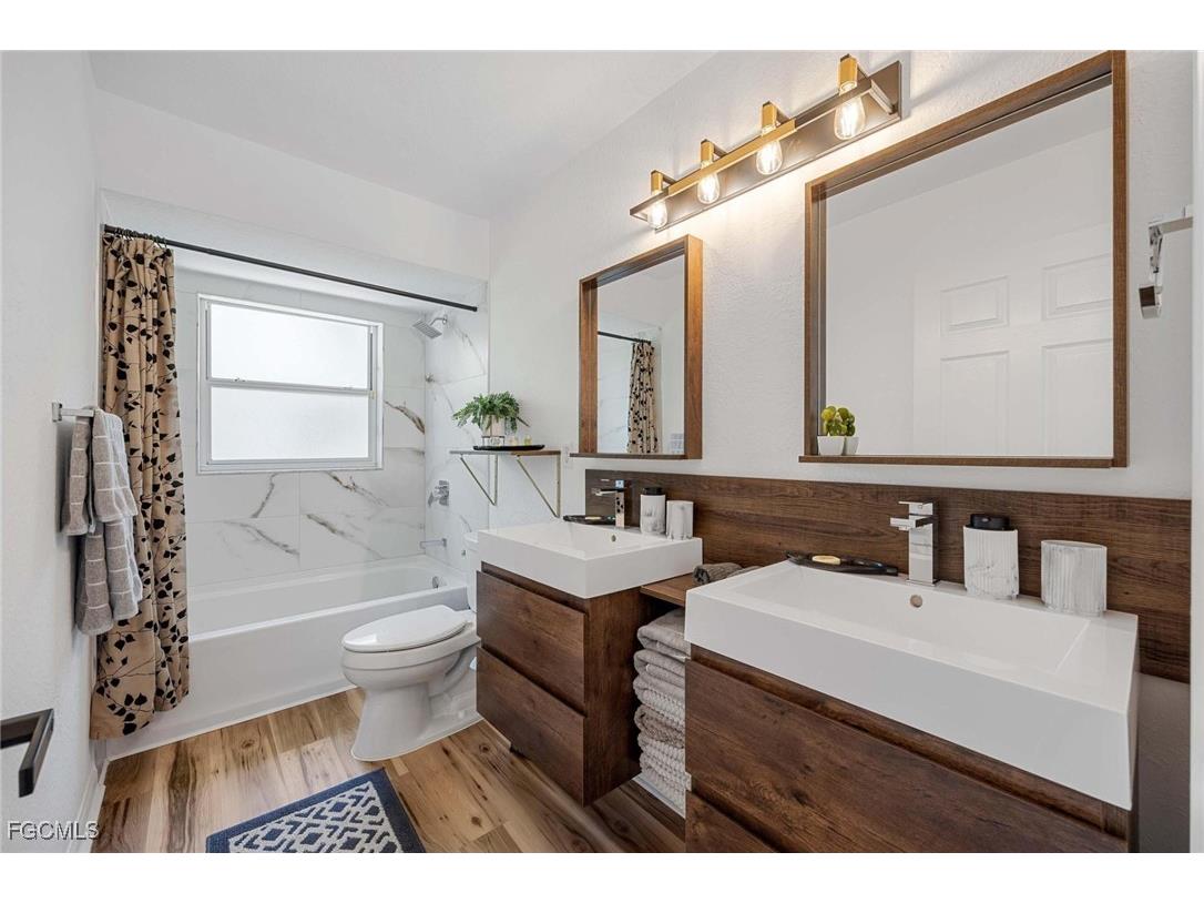 428 Sharwood Drive Naples FL 34110 2025021434 image3