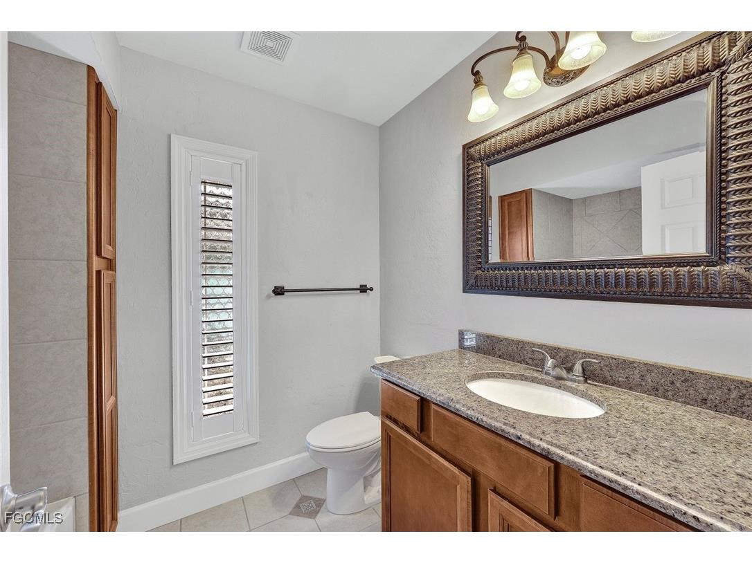 4280 Island Circle #A Fort Myers FL 33919 2025021932 image12