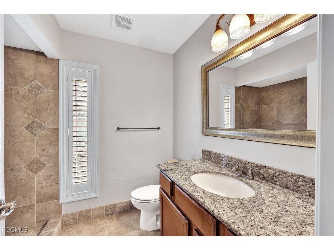 4280 Island Circle #A Fort Myers FL 33919 2025021932 image14