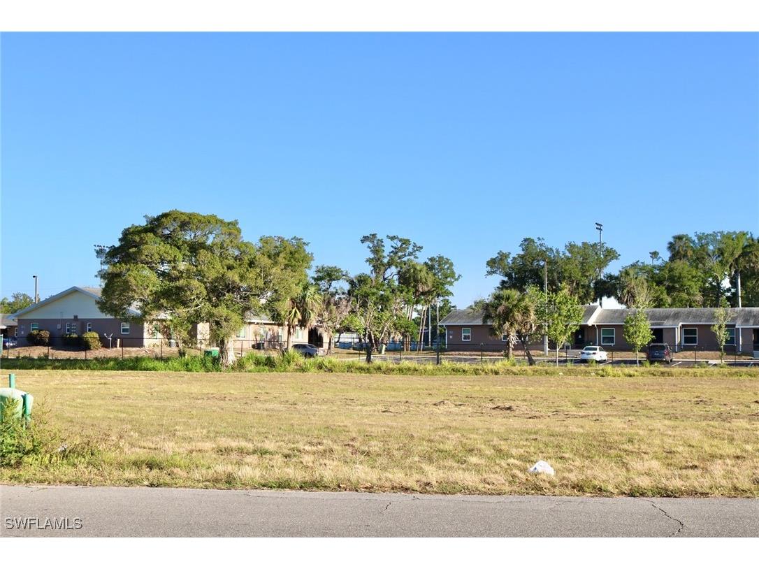 4281 Arlington Avenue Fort Myers FL 33905 225037211 image1