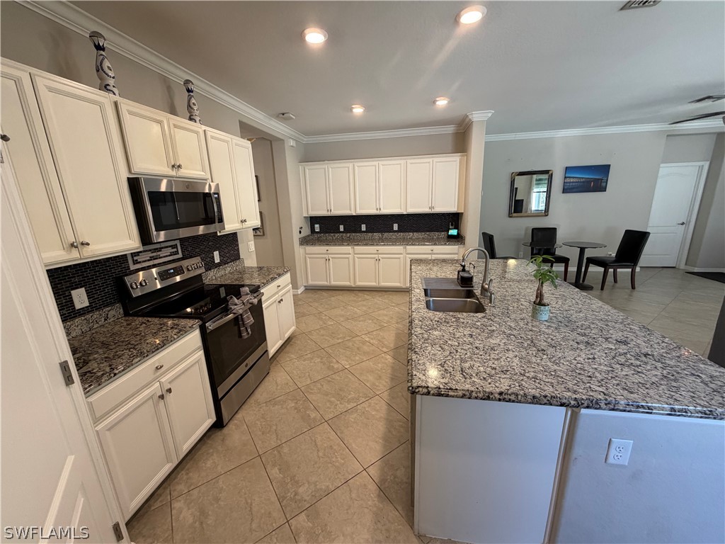 4284 Raffia Palm Circle Naples FL 34119 226005683 image7