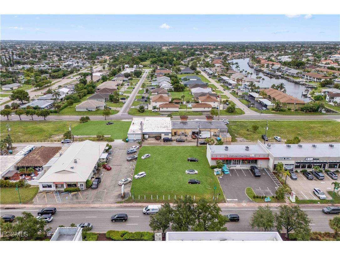 429 Cape Coral Parkway E Cape Coral FL 33904 225063347 image5