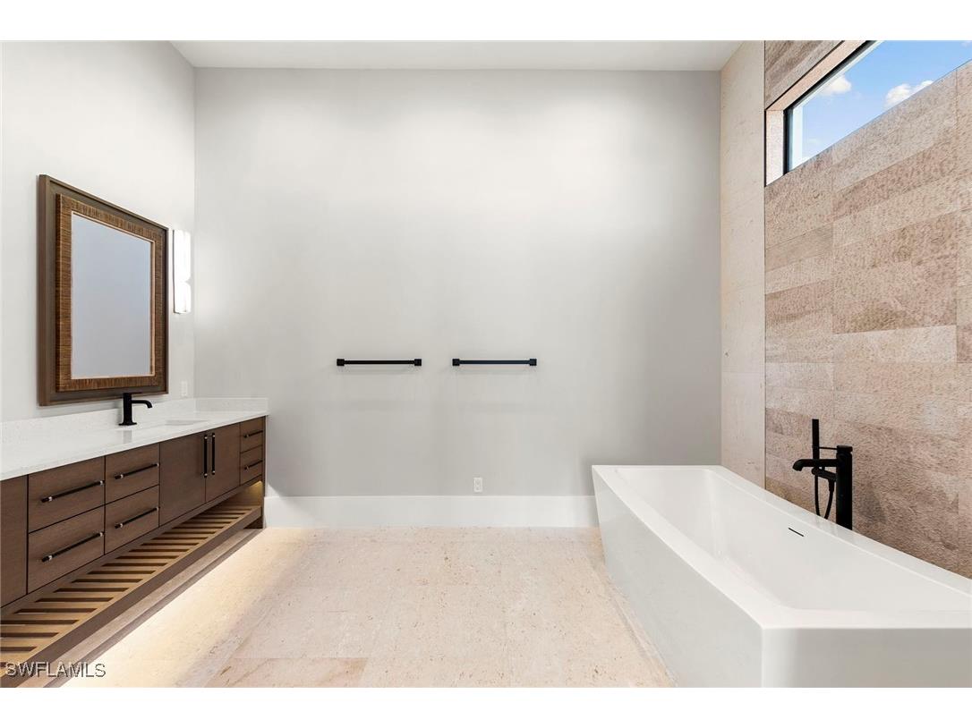 429 Persian Court Marco Island FL 34145 225075588 image20