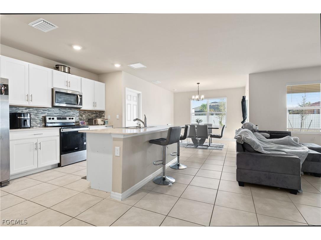 429 Tropicana Parkway W Cape Coral FL 33993 2026012011 image4