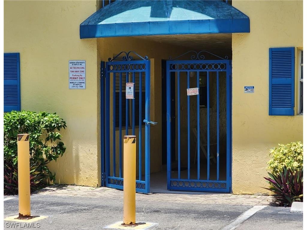 4290 Gulfstream Drive #14 Naples FL 34112 223054359 image1