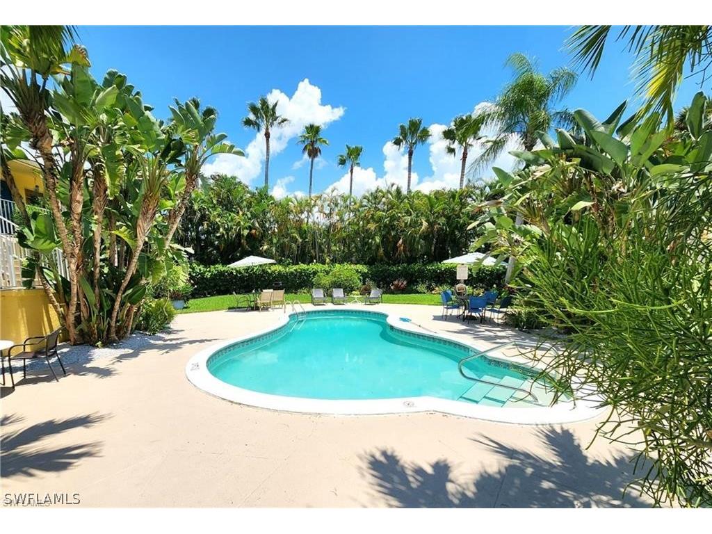 4290 Gulfstream Drive #19 Naples FL 34112 224051496 image1