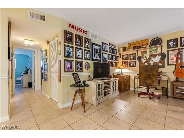 4290 Gulfstream Drive #4 Naples FL 34112 225083079 image4
