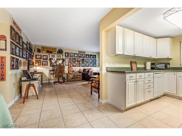 4290 Gulfstream Drive #4 Naples FL 34112 225083079 image6