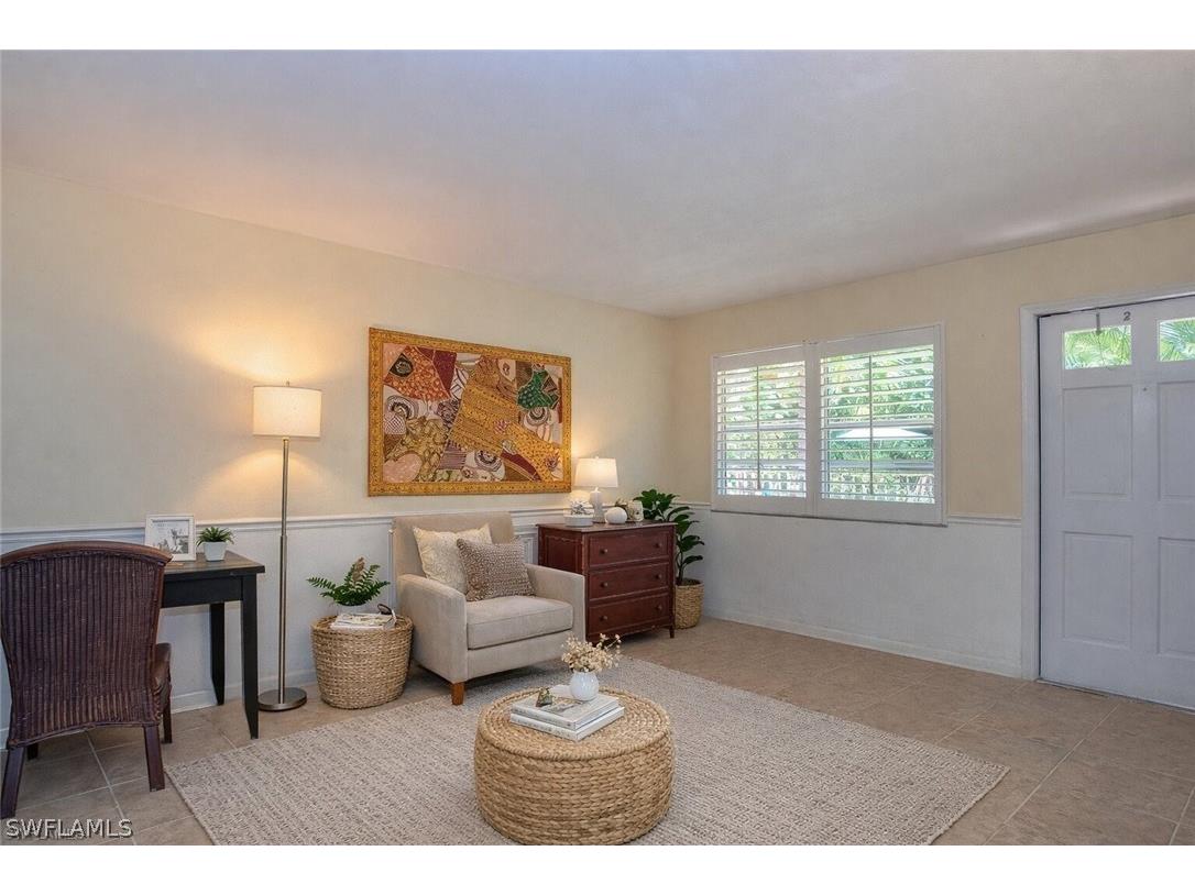 4290 Gulfstream Drive #5 Naples FL 34112 226005331 image2