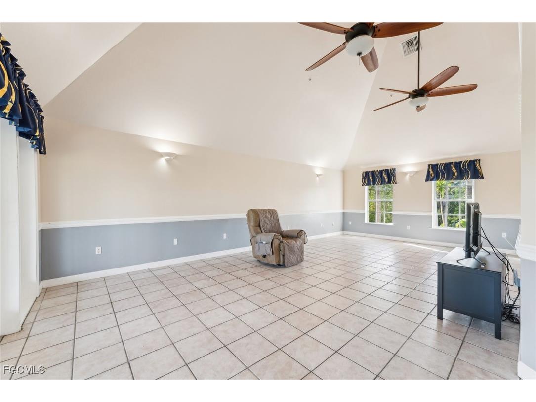 4290 Sunshine Boulevard Saint James City FL 33956 2025026370 image11