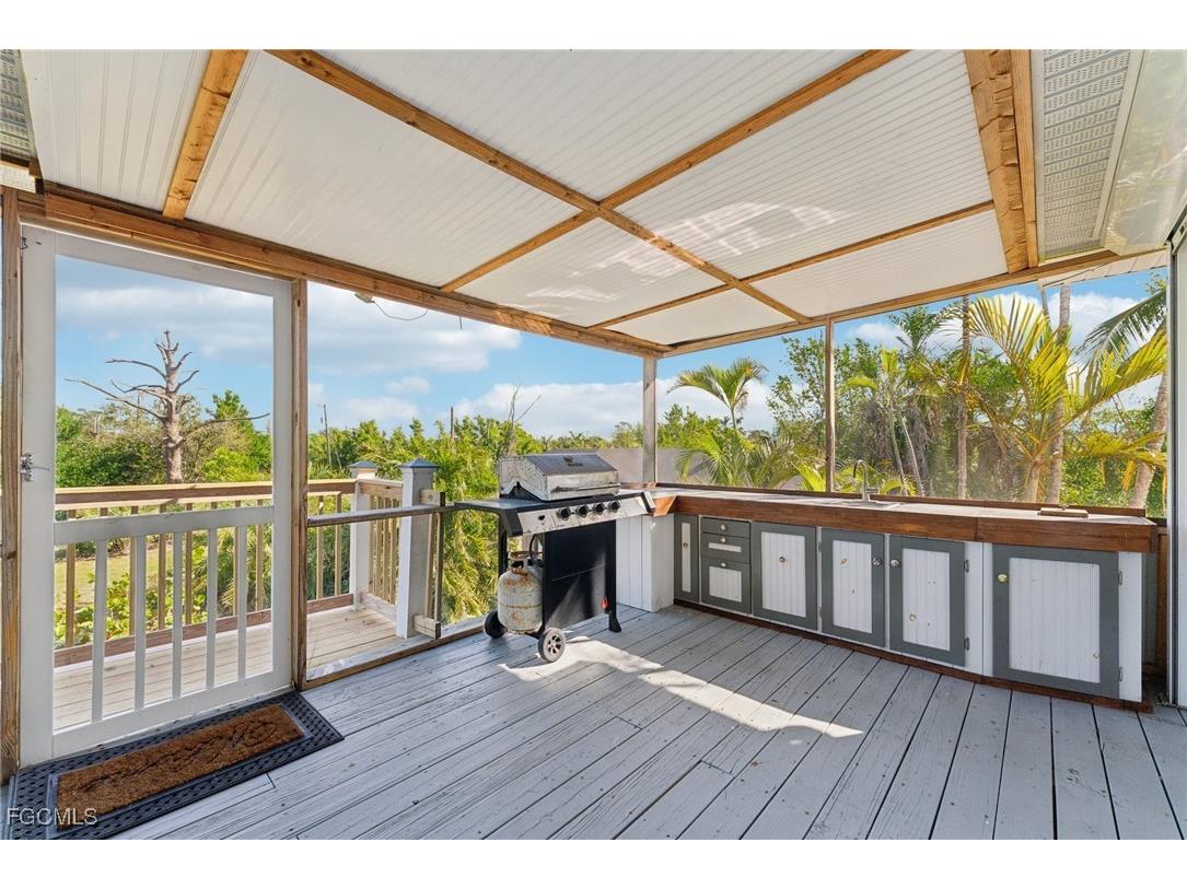 4290 Sunshine Boulevard Saint James City FL 33956 2025026370 image15