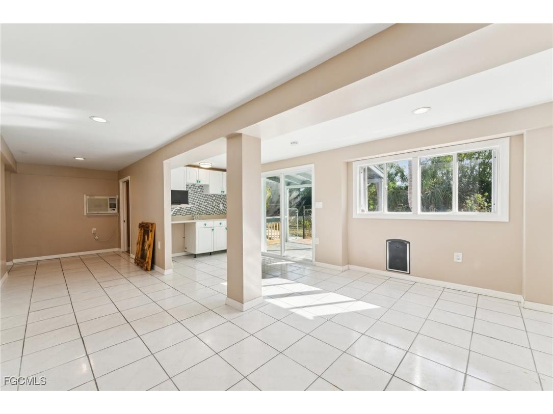 4290 Sunshine Boulevard Saint James City FL 33956 2025026370 image21