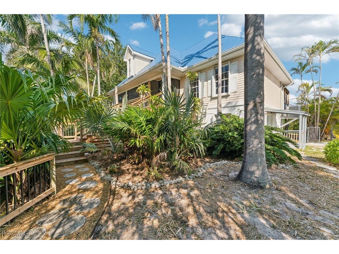 4290 Sunshine Boulevard Saint James City FL 33956 2025026370 image3