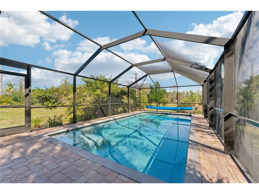 4290 Sunshine Boulevard Saint James City FL 33956 2025026370 image5