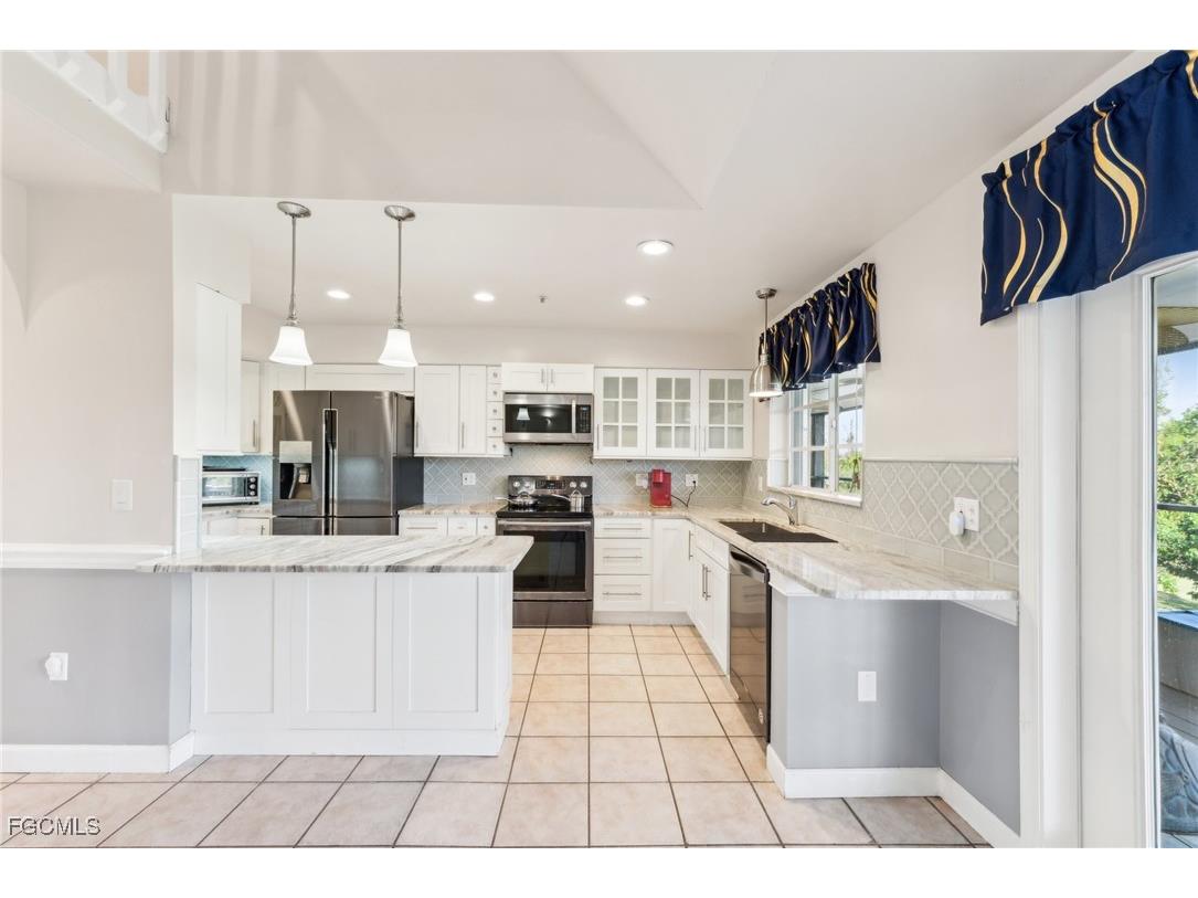 4290 Sunshine Boulevard Saint James City FL 33956 2025026370 image8