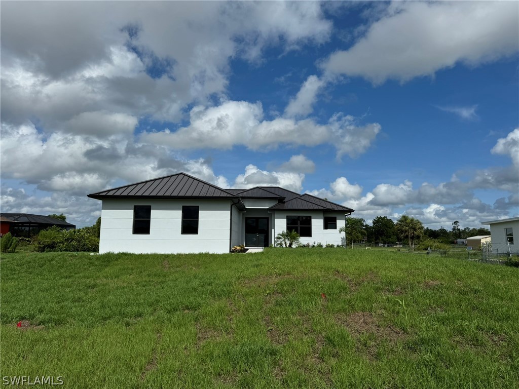 4293 20th Street NE Naples FL 34120 224044568 image1