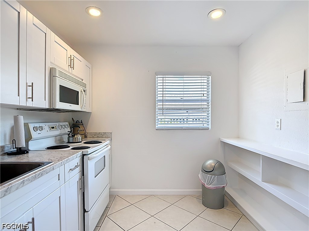 4293 Island Circle #4 Fort Myers FL 33919 2026016206 image9