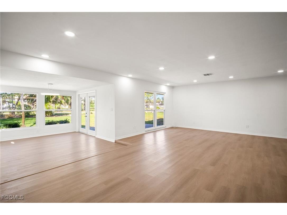 4293 Island Circle #2 Fort Myers FL 33919 2025020370 image14