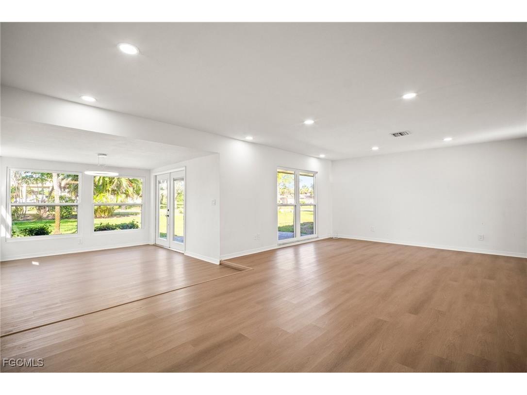 4293 Island Circle #2 Fort Myers FL 33919 2025020370 image15