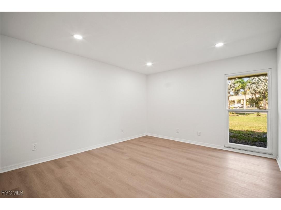 4293 Island Circle #2 Fort Myers FL 33919 2025020370 image22