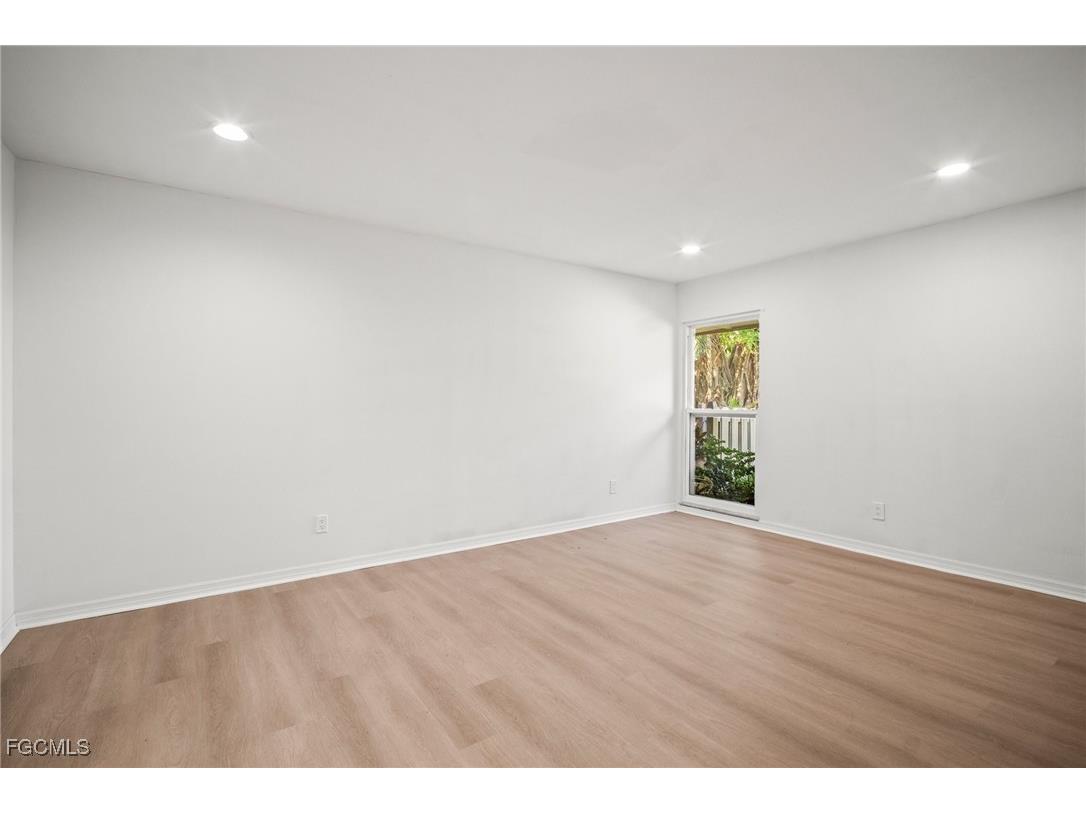 4293 Island Circle #2 Fort Myers FL 33919 2025020370 image28