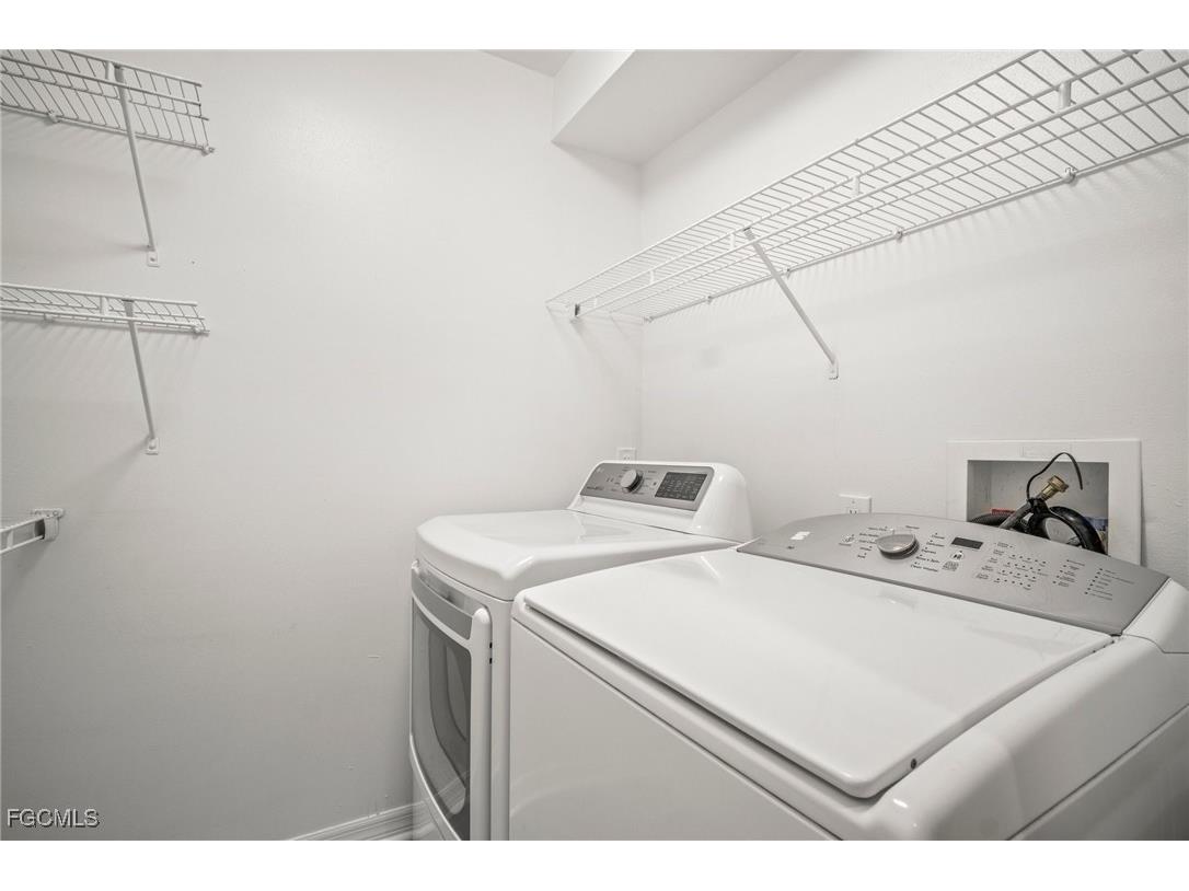 4293 Island Circle #2 Fort Myers FL 33919 2025020370 image29