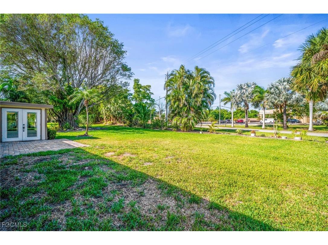 4293 Island Circle #2 Fort Myers FL 33919 2025020370 image33