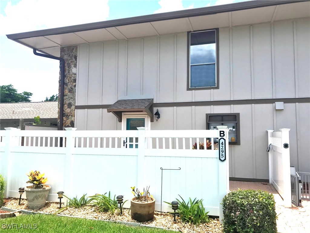 4295 Island Circle #2 Fort Myers FL 33919 225059622 image1