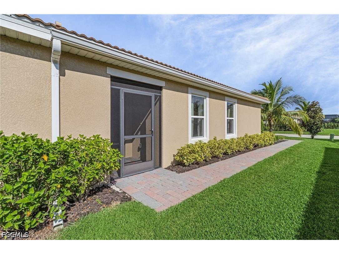 4298 Dutchess Park Road Fort Myers FL 33916 2026020295 image3