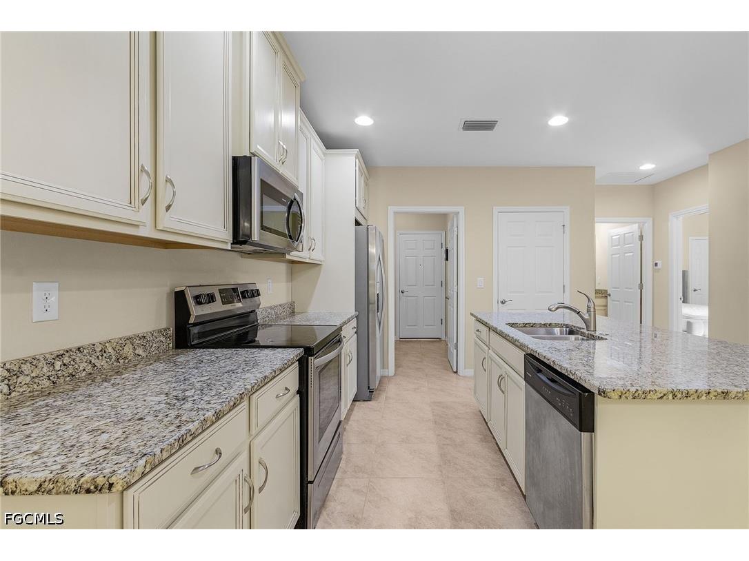 4298 Dutchess Park Road Fort Myers FL 33916 2026020295 image9