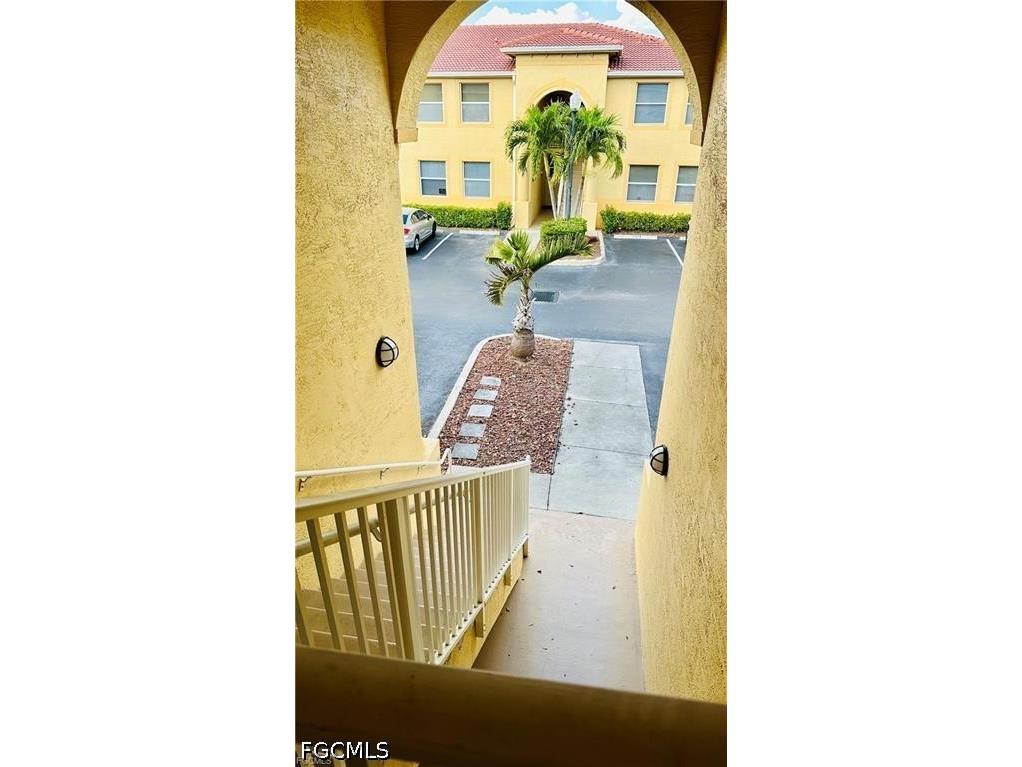 4299 Bellasol Circle #2621 Fort Myers FL 33916 2026025271 image2