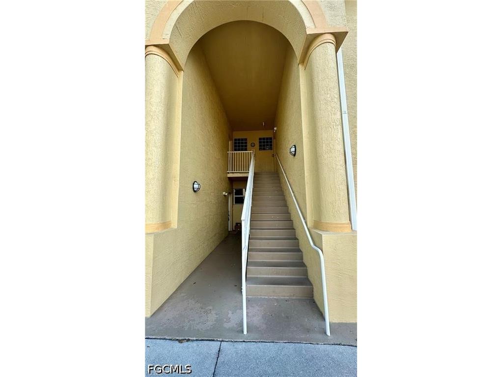 4299 Bellasol Circle #2621 Fort Myers FL 33916 2026025271 image3