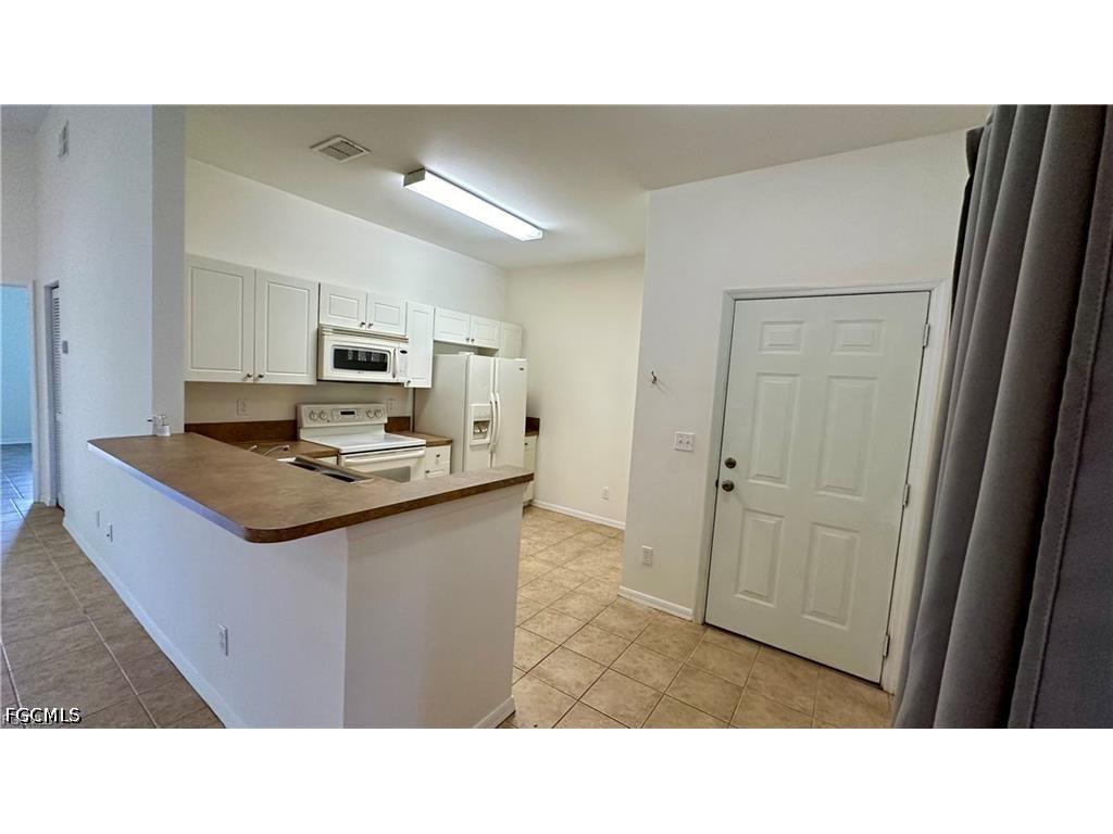 4299 Bellasol Circle #2621 Fort Myers FL 33916 2026025271 image5