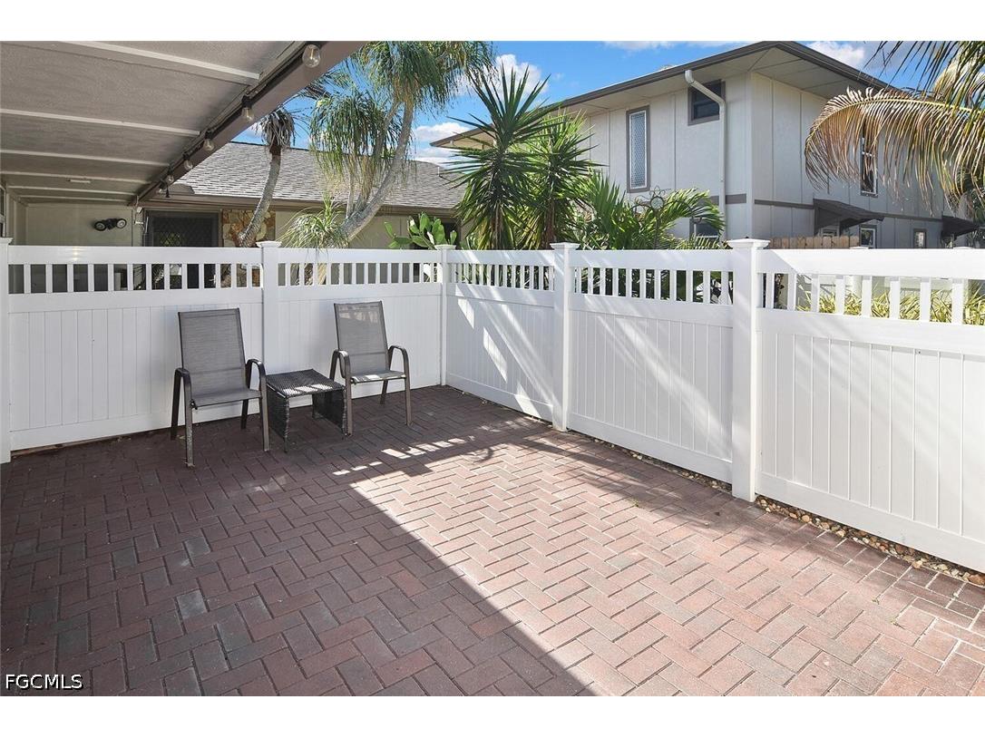 4299 Island Circle #4 Fort Myers FL 33919 2026005149 image5
