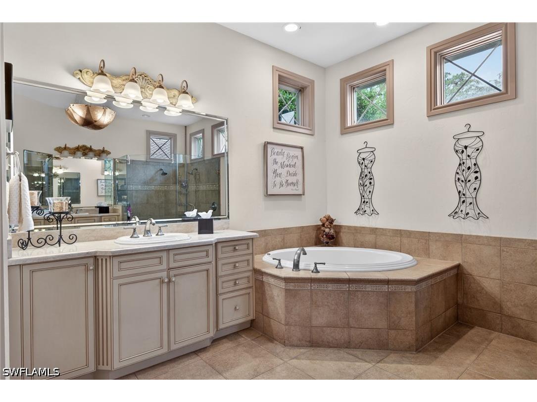 430 29th Street NW Naples FL 34120 226021869 image21