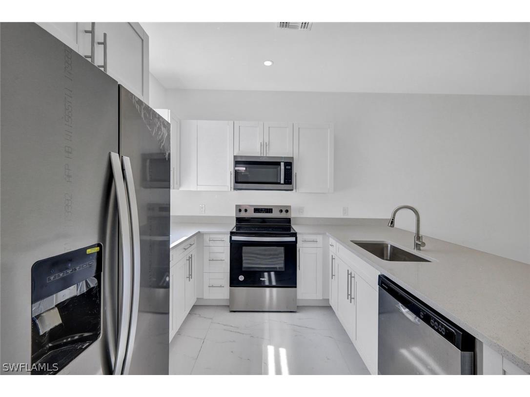 430/432 Bell Boulevard S Lehigh Acres FL 33974 226011311 image2