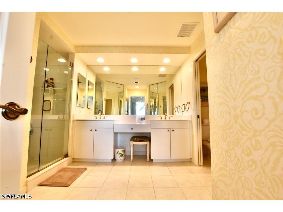 430 Cove Tower Drive #302 Naples FL 34110 226024357 image15