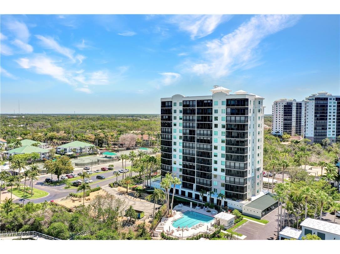 430 Cove Tower Drive #403 Naples FL 34110 225069429 image1