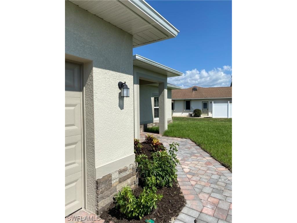 430 Londrina Drive Punta Gorda FL 33983 224005635 image1