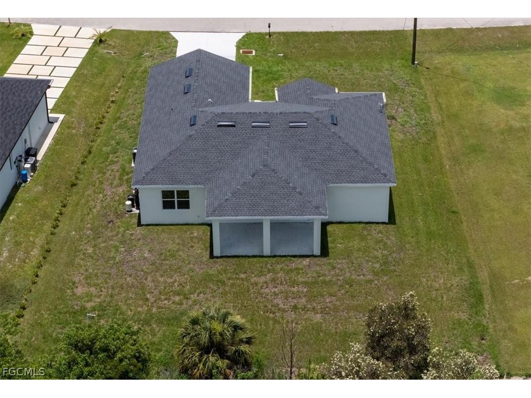 430 Mercedes Court Lehigh Acres FL 33972 2026007831 image4