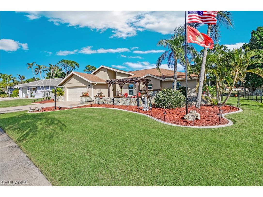 4300 Glasgow Court North Fort Myers FL 33903 223089318 image1