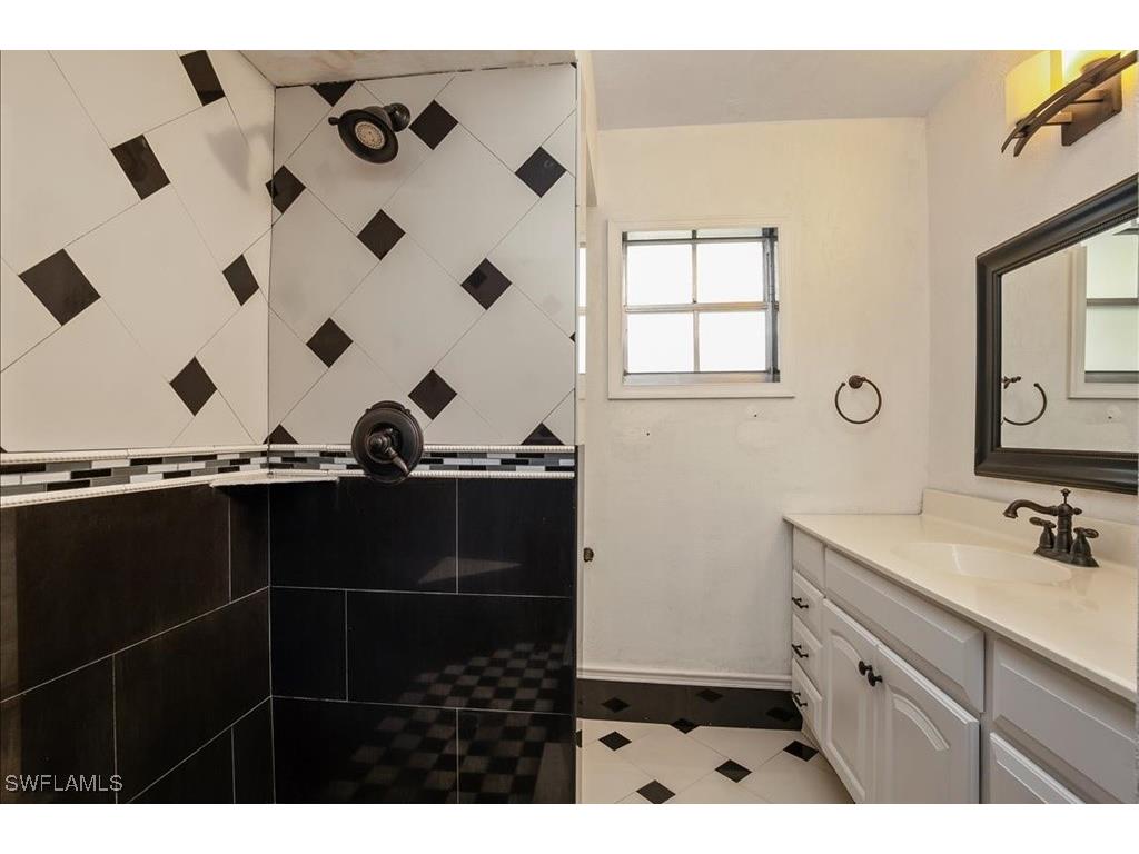 4300 Gulfstream Drive #1B Naples FL 34112 225076961 image12