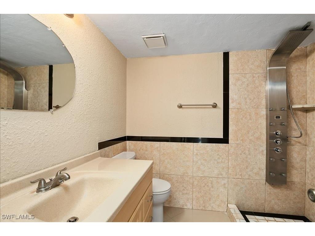 4300 Gulfstream Drive #1B Naples FL 34112 225076961 image9