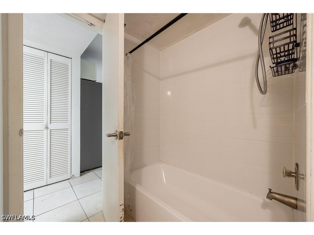 4300 Gulfstream Drive #1C Naples FL 34112 226016859 image19