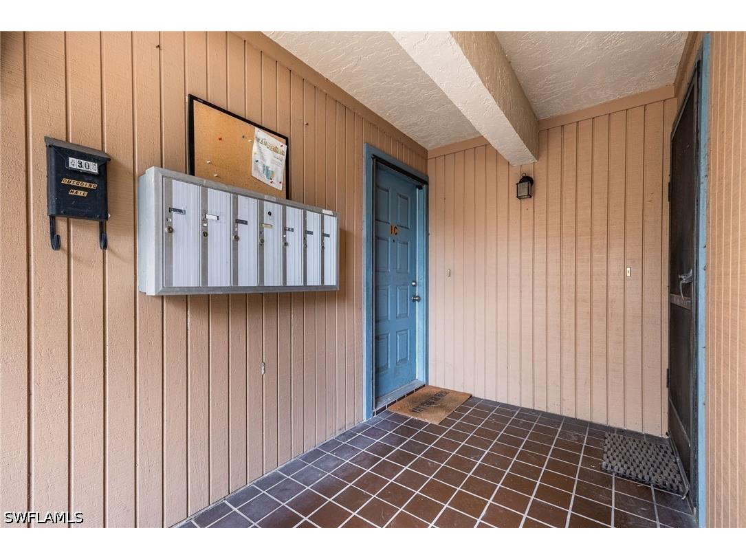 4300 Gulfstream Drive #1C Naples FL 34112 226016859 image2