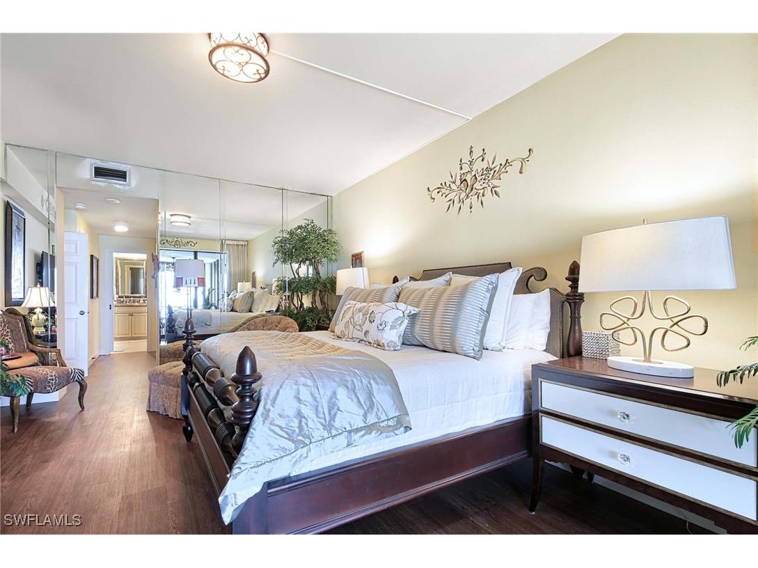 4301 Gulfshore Boulevard Naples FL 34103 225042666 image18